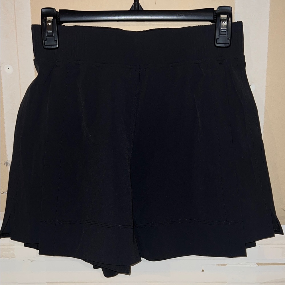Lululemon Stretch Woven Relaxed-Fit High-Rise Short 4"